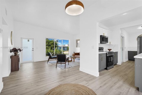 Casa en venta en Davie, Florida, 3 dormitorios № 2010641 - foto 14