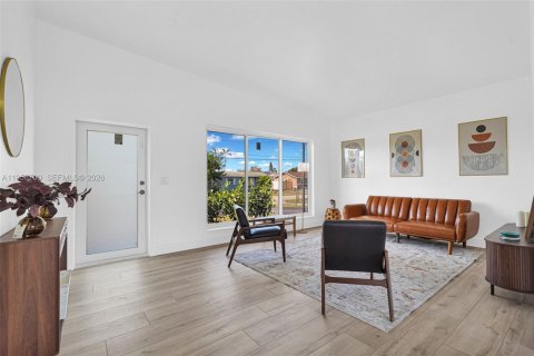 Casa en venta en Davie, Florida, 3 dormitorios № 2010641 - foto 9