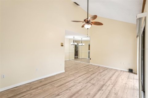 House in Sarasota, Florida 2 bedrooms, 107.77 sq.m. № 1528484 - photo 9