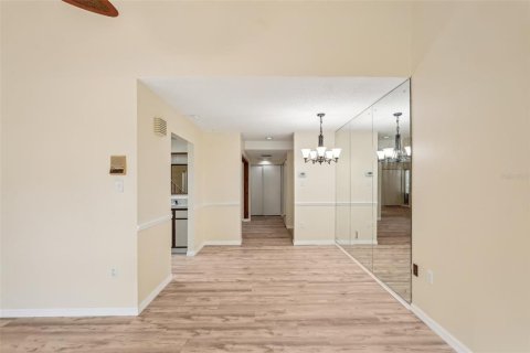 House in Sarasota, Florida 2 bedrooms, 107.77 sq.m. № 1528484 - photo 7