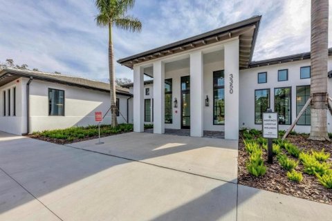 House in Sarasota, Florida 2 bedrooms, 107.77 sq.m. № 1528484 - photo 28