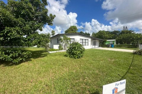 Villa ou maison à louer à West Park, Floride: 3 chambres, 103.68 m2 № 1993125 - photo 13