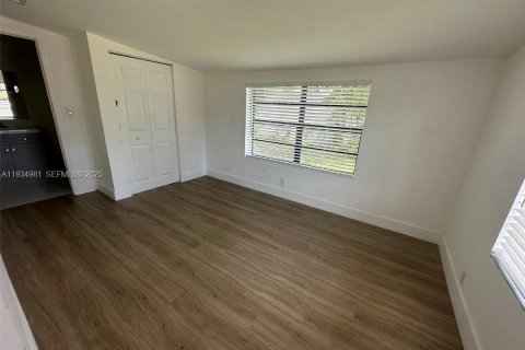 Villa ou maison à louer à West Park, Floride: 3 chambres, 103.68 m2 № 1993125 - photo 5