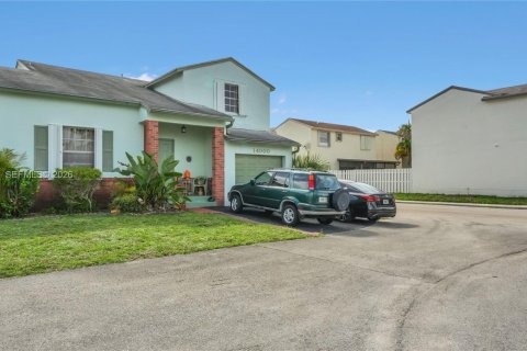 Villa ou maison à vendre à Davie, Floride: 3 chambres, 143.16 m2 № 2083459 - photo 3