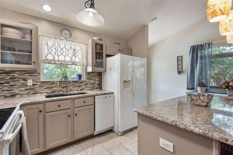 House in Palm Coast, Florida 3 bedrooms, 130.81 sq.m. № 2150651 - photo 17