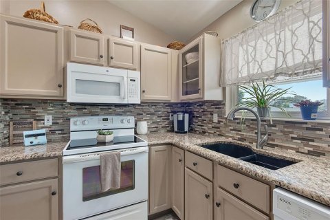 House in Palm Coast, Florida 3 bedrooms, 130.81 sq.m. № 2150651 - photo 20
