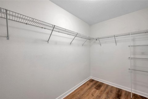 Townhouse in Hudson, Florida 3 bedrooms, 166.02 sq.m. № 1918654 - photo 25