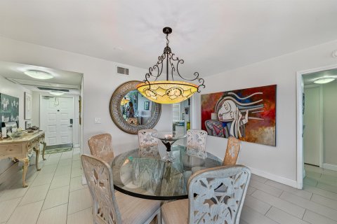 Купить кондоминиум в Помпано-Бич, Флорида 3 комнаты, 150.5м2, № 2272419 - фото 17