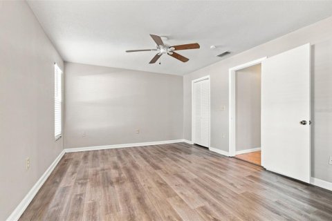 House in Tarpon Springs, Florida 3 bedrooms, 163.51 sq.m. № 2304376 - photo 26