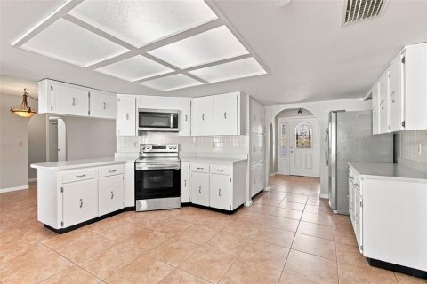 House in Tarpon Springs, Florida 3 bedrooms, 163.51 sq.m. № 2304376 - photo 6