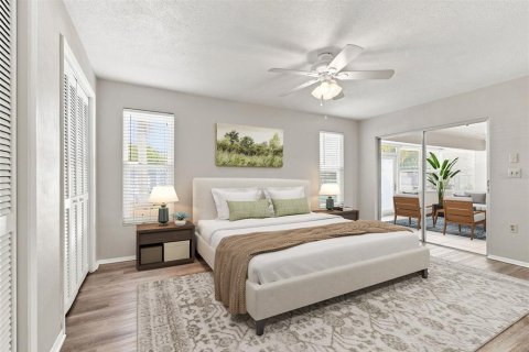 House in Tarpon Springs, Florida 3 bedrooms, 163.51 sq.m. № 2304376 - photo 19