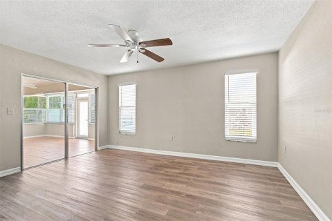 House in Tarpon Springs, Florida 3 bedrooms, 163.51 sq.m. № 2304376 - photo 28
