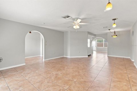 House in Tarpon Springs, Florida 3 bedrooms, 163.51 sq.m. № 2304376 - photo 14