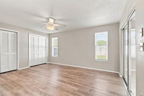 House in Tarpon Springs, Florida 3 bedrooms, 163.51 sq.m. № 2304376 - photo 16