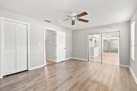 House in Tarpon Springs, Florida 3 bedrooms, 163.51 sq.m. № 2304376 - photo 27