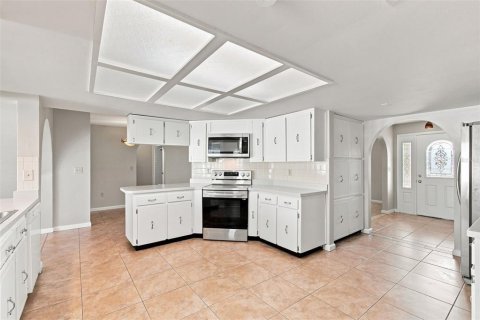 House in Tarpon Springs, Florida 3 bedrooms, 163.51 sq.m. № 2304376 - photo 5