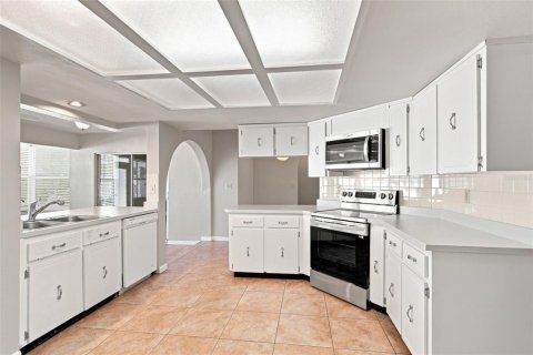 House in Tarpon Springs, Florida 3 bedrooms, 163.51 sq.m. № 2304376 - photo 4