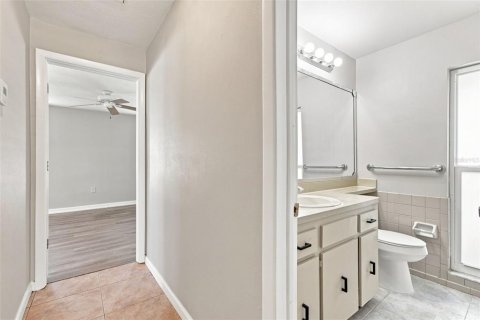 House in Tarpon Springs, Florida 3 bedrooms, 163.51 sq.m. № 2304376 - photo 23