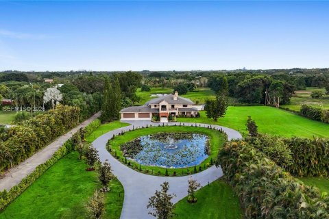 Villa ou maison à vendre à Davie, Floride: 7 chambres, 797.19 m2 № 2152757 - photo 2