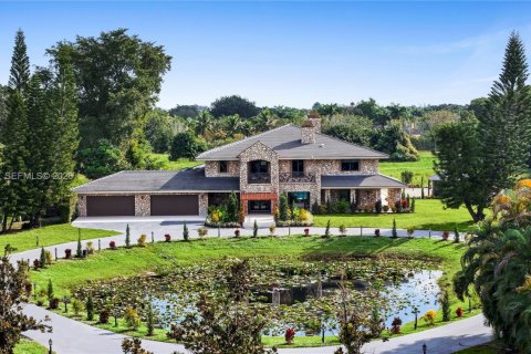Villa ou maison à vendre à Davie, Floride: 7 chambres, 797.19 m2 № 2152757 - photo 3