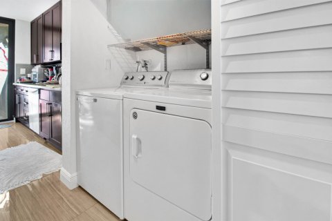 Купить кондоминиум в Помпано-Бич, Флорида 3 комнаты, 78.97м2, № 2085529 - фото 17