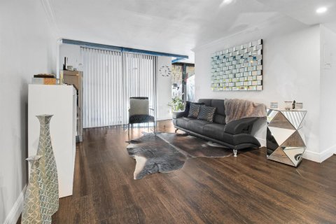 Купить кондоминиум в Помпано-Бич, Флорида 3 комнаты, 78.97м2, № 2085529 - фото 8