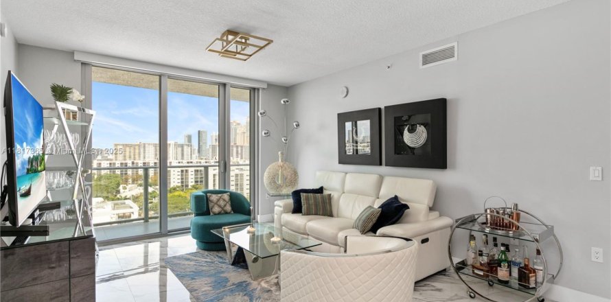 Condo à Sunny Isles Beach, Floride, 2 chambres № 1772509