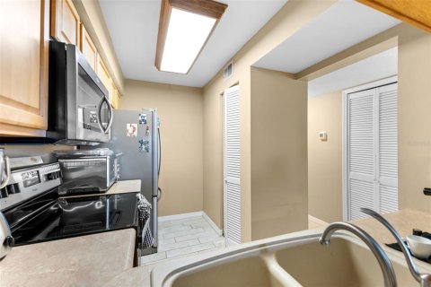 Купить кондоминиум в Палм-Харбор, Флорида 6 комнат, 83.61м2, № 2221760 - фото 14