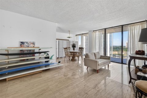 Condo in Aventura, Florida, 1 bedroom № 2244346 - photo 4