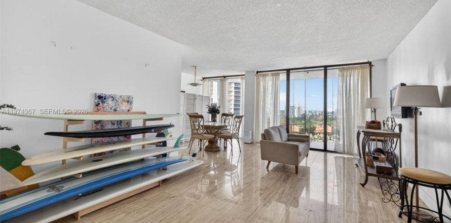 Condo in Aventura, Florida, 1 bedroom № 2244346
