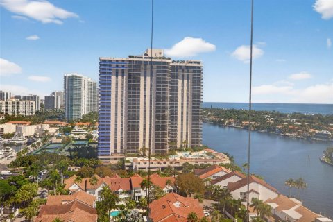 Condo in Aventura, Florida, 1 bedroom № 2244346 - photo 2