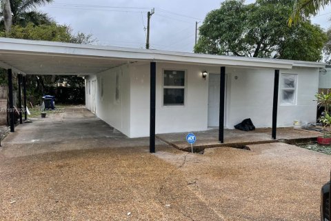 House in Fort Lauderdale, Florida 2 bedrooms, 141.4 sq.m. № 2041006
