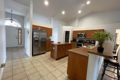 House in Haines City, Florida 4 bedrooms, 207.64 sq.m. № 2304394 - photo 9