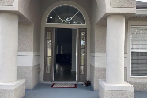 House in Haines City, Florida 4 bedrooms, 207.64 sq.m. № 2304394 - photo 4