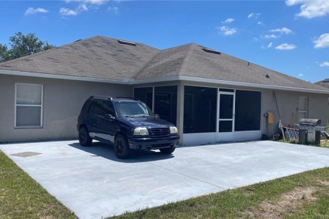 House in Haines City, Florida 4 bedrooms, 207.64 sq.m. № 2304394 - photo 28