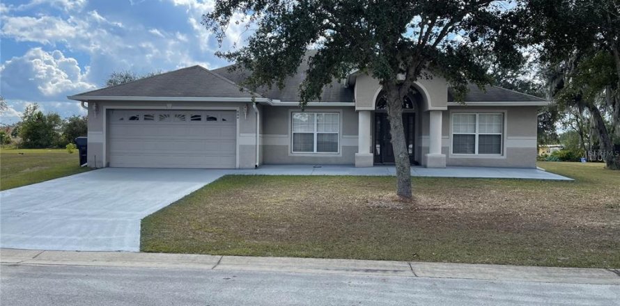House in Haines City, Florida 4 bedrooms, 207.64 sq.m. № 2304394