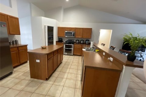 House in Haines City, Florida 4 bedrooms, 207.64 sq.m. № 2304394 - photo 11