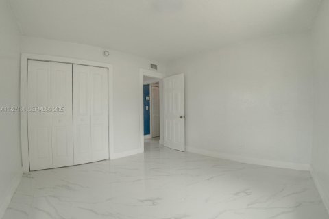 Купить виллу или дом в Хомстед, Флорида 2 спальни, 83.7м2, № 1991515 - фото 10