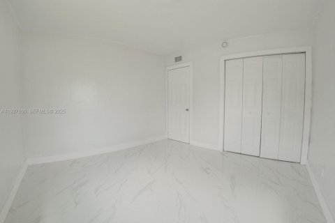 Купить виллу или дом в Хомстед, Флорида 2 спальни, 83.7м2, № 1991515 - фото 17