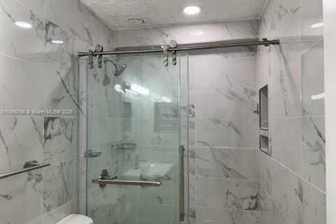 Снять в аренду виллу или дом в Дания-Бич, Флорида 1 спальня, 41.81м2, № 1951328 - фото 6