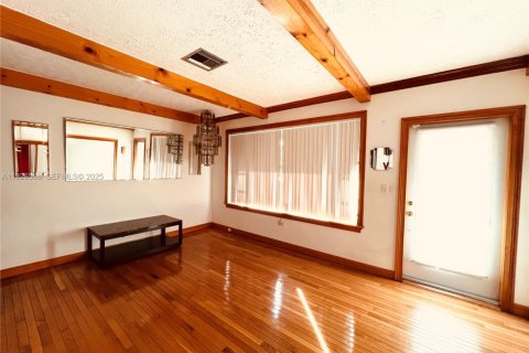 Снять в аренду виллу или дом в Хомстед, Флорида 5 спален, 327.11м2, № 2034308 - фото 2