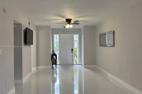 Touwnhouse à vendre à Cooper City, Floride: 3 chambres, 135.54 m2 № 2170546 - photo 14