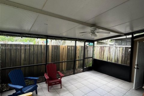 Touwnhouse à vendre à Cooper City, Floride: 3 chambres, 135.54 m2 № 2170546 - photo 11