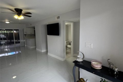 Touwnhouse à vendre à Cooper City, Floride: 3 chambres, 135.54 m2 № 2170546 - photo 4