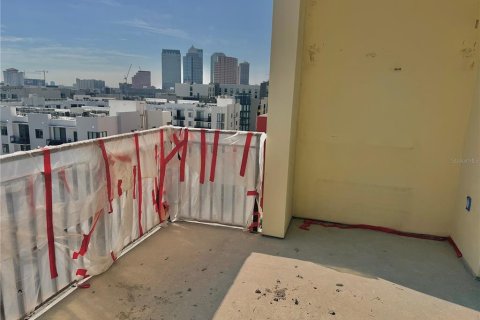 Condo in Tampa, Florida, 2 bedrooms  № 2099515 - photo 13