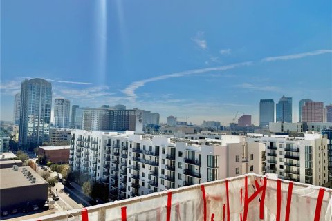 Condo in Tampa, Florida, 2 bedrooms  № 2099515 - photo 12