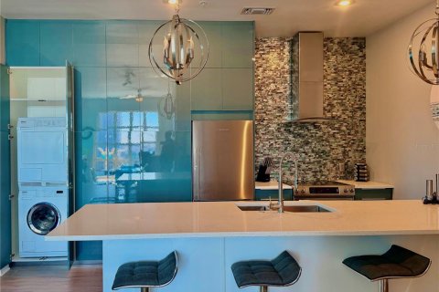 Condo in Tampa, Florida, 2 bedrooms  № 2099515 - photo 5