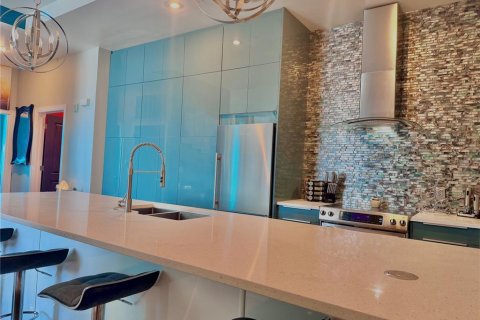 Condo in Tampa, Florida, 2 bedrooms  № 2099515