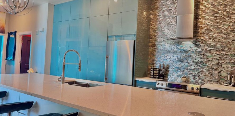 Condo in Tampa, Florida, 2 bedrooms  № 2099515