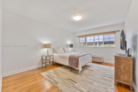 Condo in Bay Harbor Islands, Florida, 2 bedrooms  № 2058760 - photo 6